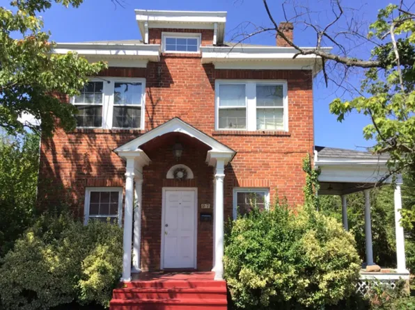 27 W Clay St, Salem, VA 24153