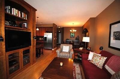3rd image of 500 Grant St E #2305