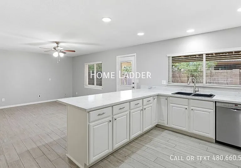 300 S Monterey St — Photo 8