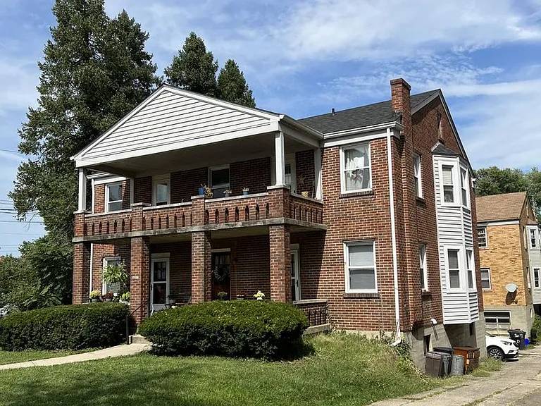 2214 Memorial Pkwy — Photo 1