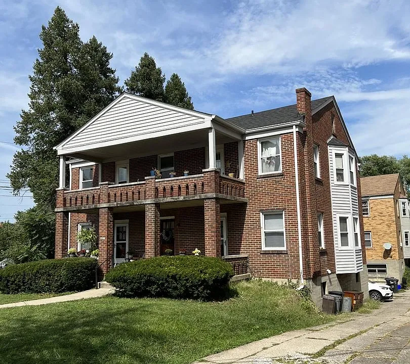 2214 Memorial Pkwy