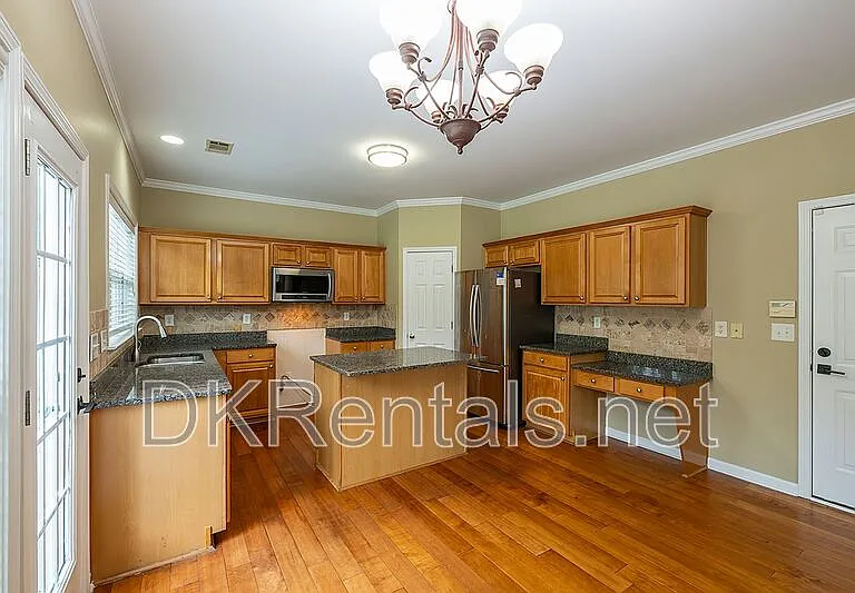 804 Araya Ct — Photo 17