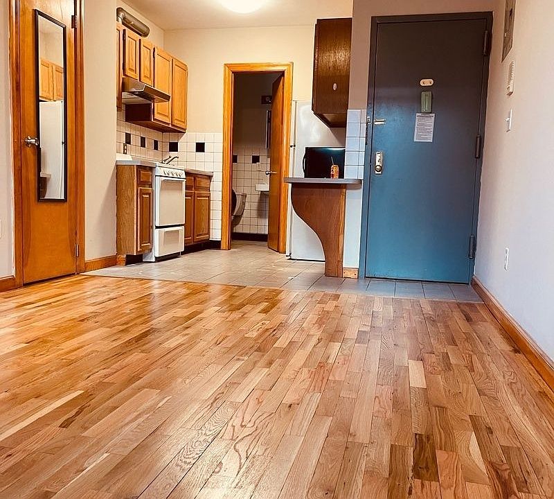 1st image of 407 W 39th St #4CC