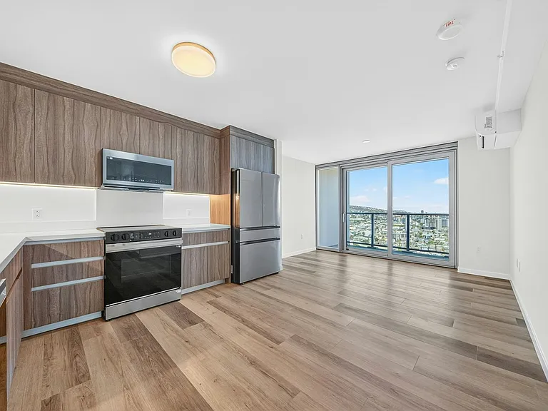 1500 Rycroft St #3305 — Photo 8