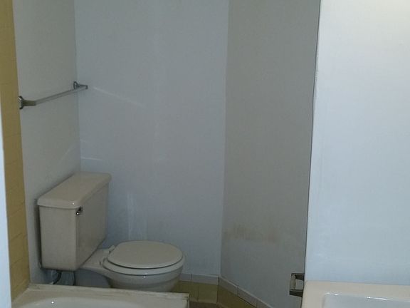 3rd image of 2110 Carver St #1