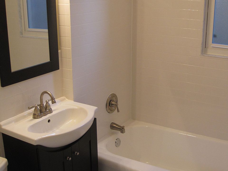 2nd image of 1426 W Berwyn Ave APT 2