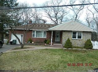 43 Longfellow Dr, Huntington Station, NY 11746