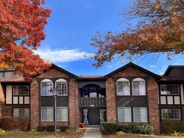 29166 Wellington Rd W APT 71, Southfield, MI 48034
