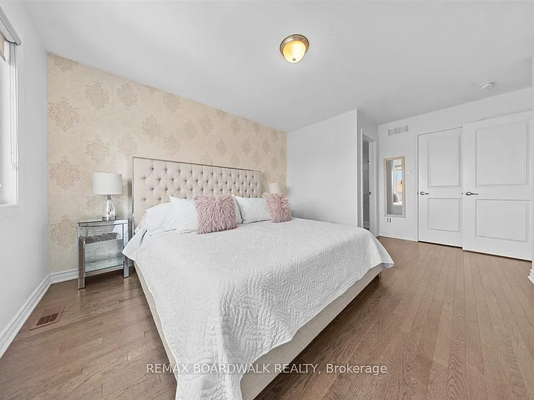 446 Meadowbreeze Dr — Photo 15