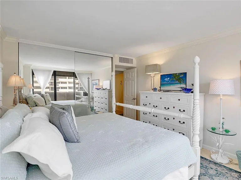 4005 Gulf Shore Blvd N #800 — Photo 30