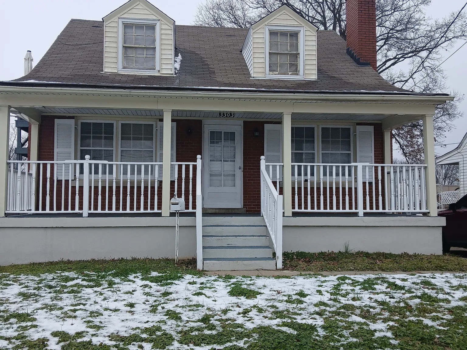 5 bed, 899 sqft, $1,985 — Photo 1