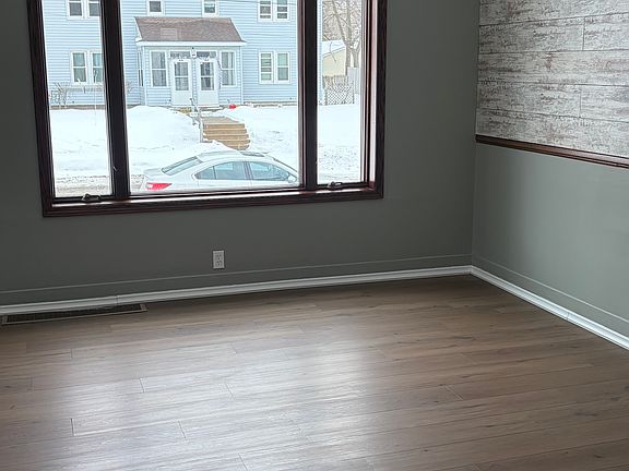 3rd image of 629 8th Ave N