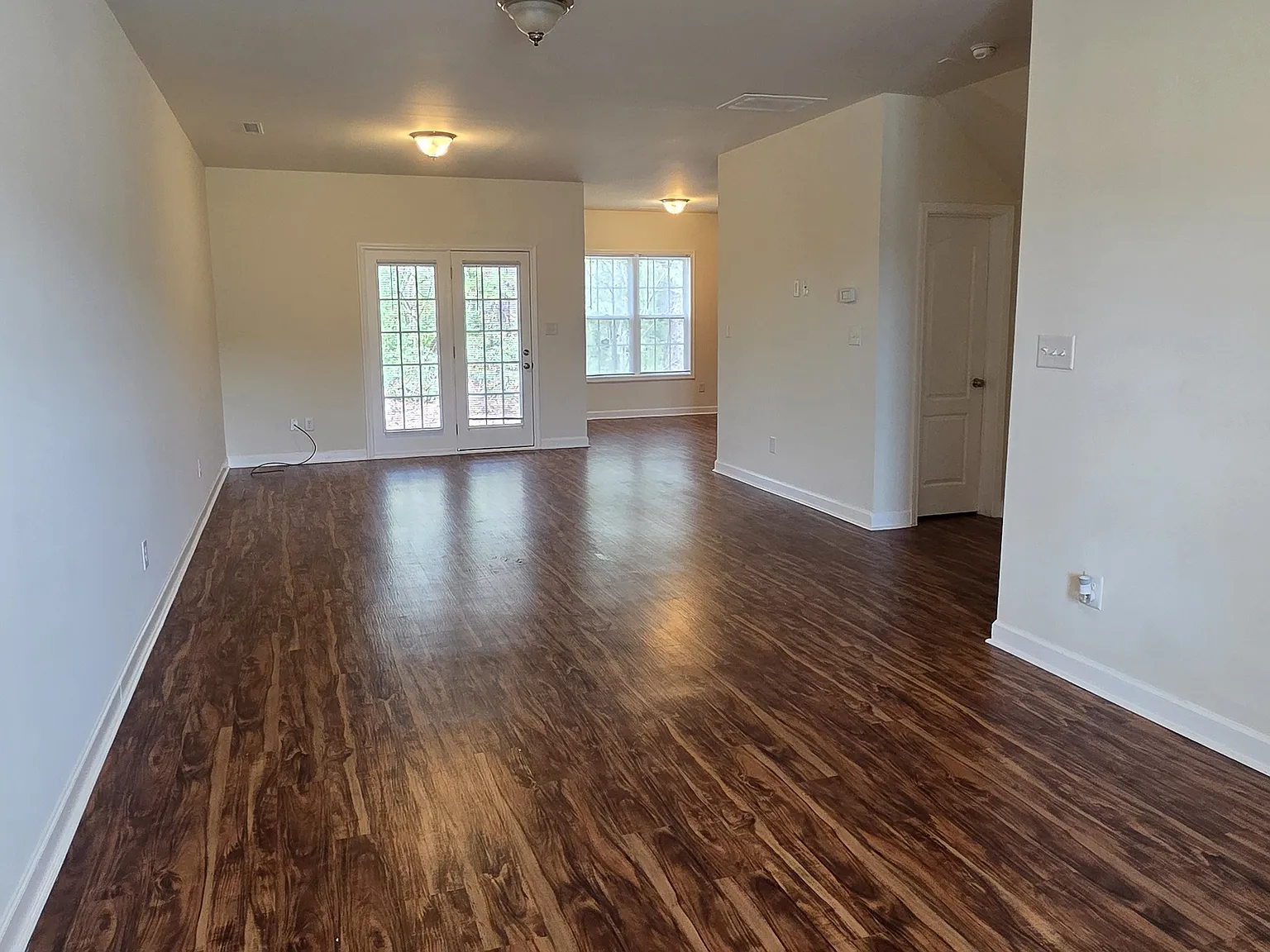 3 bed, 2.5 bath, 1697 sqft, $1,795 — Photo 3