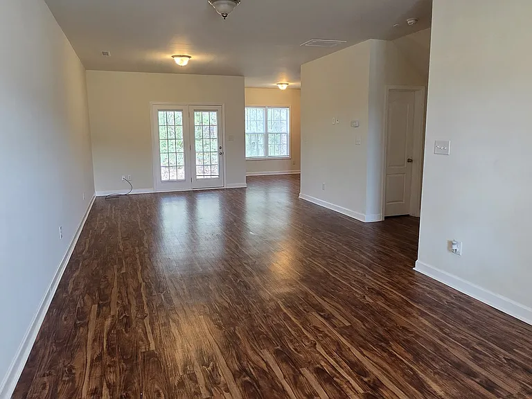 113 Beechleaf Ct — Photo 3