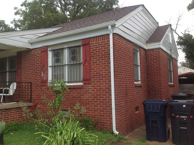 2nd image of 2205 NE 20th St