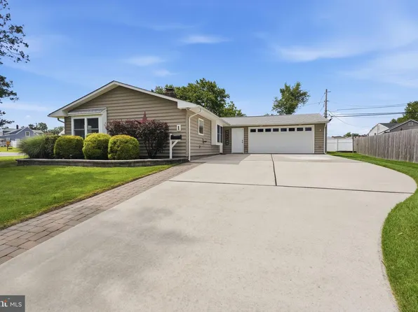 1 Gun Rd, Levittown, PA 19057