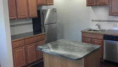 116 N East St — Photo 2