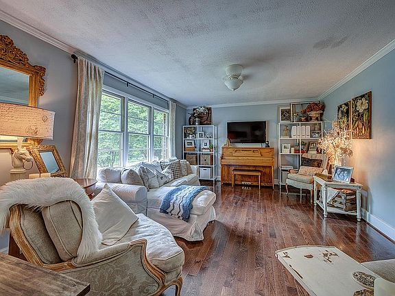 5th image of 701 Hanover Dr