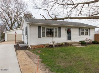 515 3rd St, Middleville, MI 49333