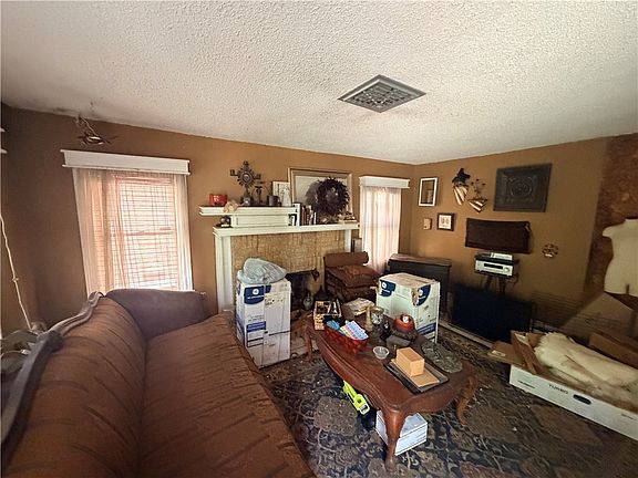 5th image of 537 Naples St