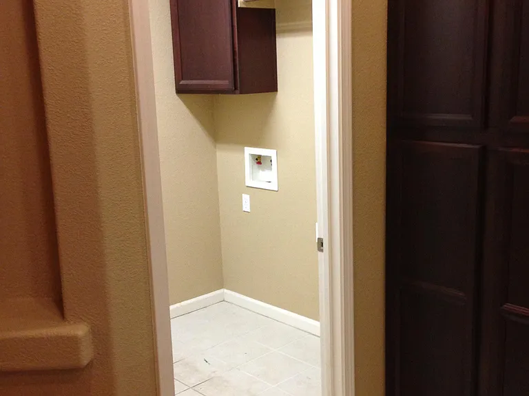 1042 Norwich Way — Photo 8