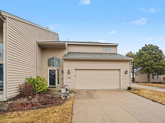 2nd image of 1653 E Harbour Towne Cir