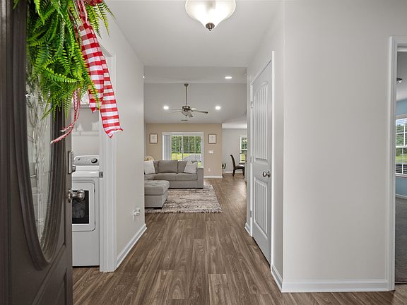 5th image of 31 Desurrency Ct.