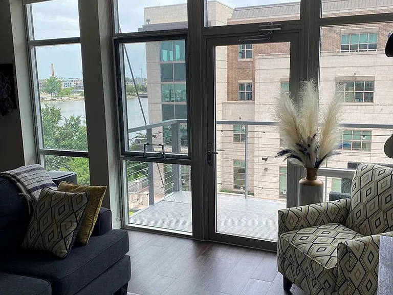 Metreau Apartments — Photo 28
