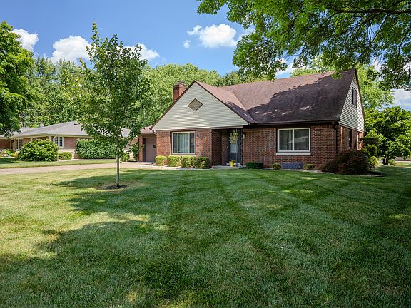 2nd image of 2141 Redfern Dr