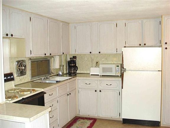 4th image of 5 Shoreland Dr