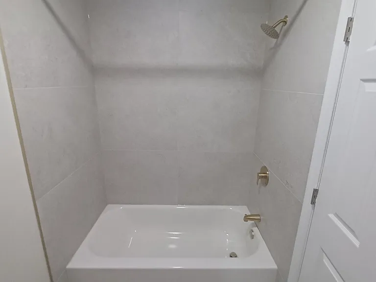 199 Victoria Ct — Photo 13