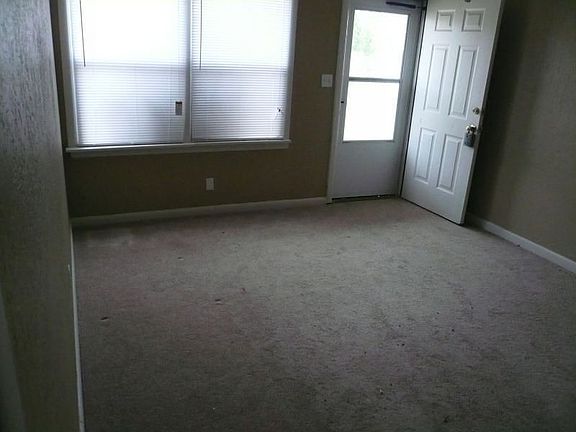 3rd image of 2230 NW 25th St