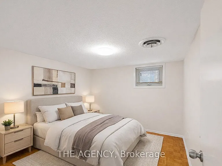 1038 Alexandra Ave — Photo 14