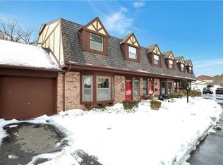 24 Summerfield Ct, Deer Park, NY 11729