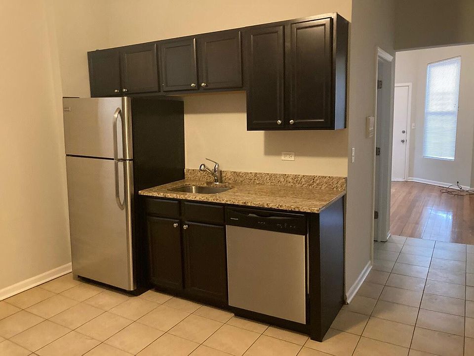 1st image of 1450 N Western Ave #3R