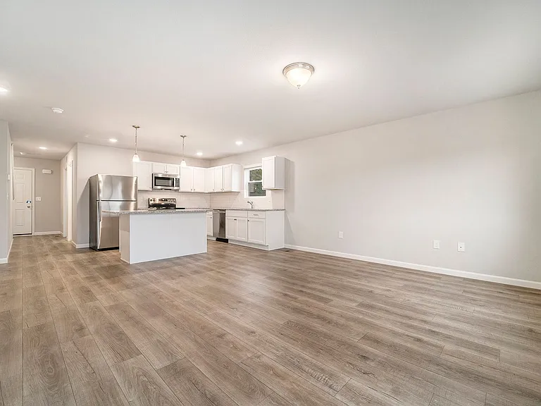 586 Orchard Ave — Photo 8