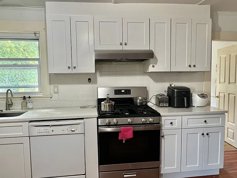 18 Richardson St #16 — Photo 2
