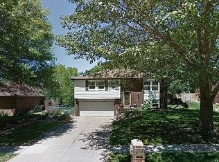 8118 S Hazelwood Dr, Lincoln, NE 68510