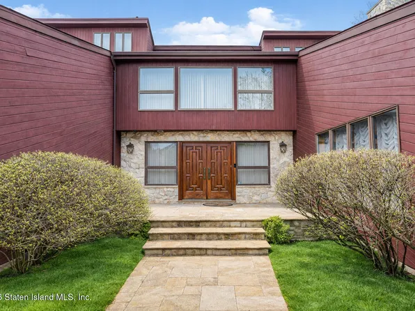 10 Arbutus Way, Staten Island, NY 10312