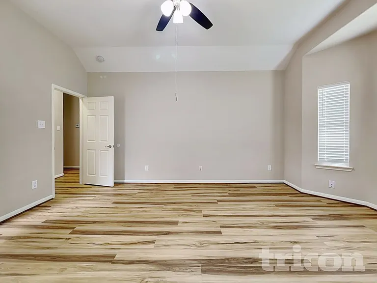 8523 W Highlands Xing — Photo 10