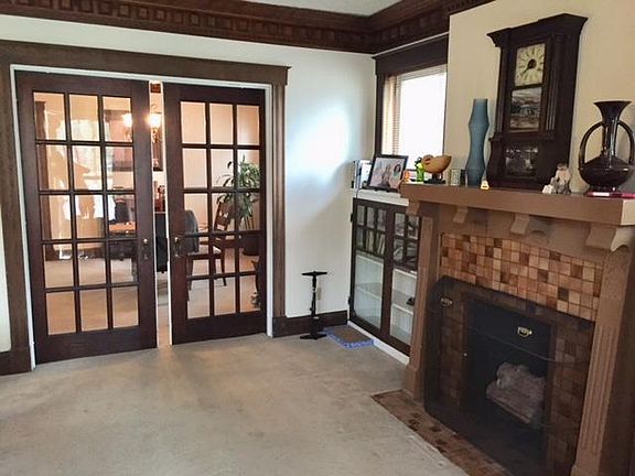 Front Room / Entry