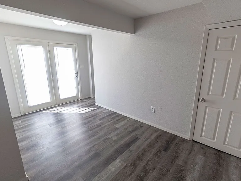 215 N West Blvd — Photo 21