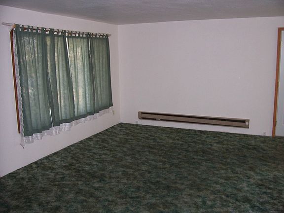 3rd image of 1109 S Alderwood Dr