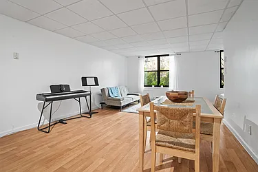 Sold by BREU CHURCHILL