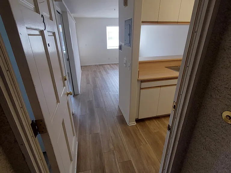 Apartment 3 - Entry