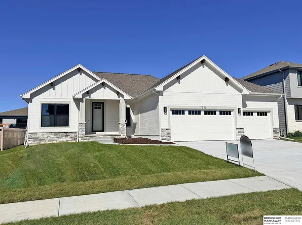 7712 S 199th St, Gretna, NE 68028