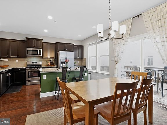 5th image of 4663 Calisto Way