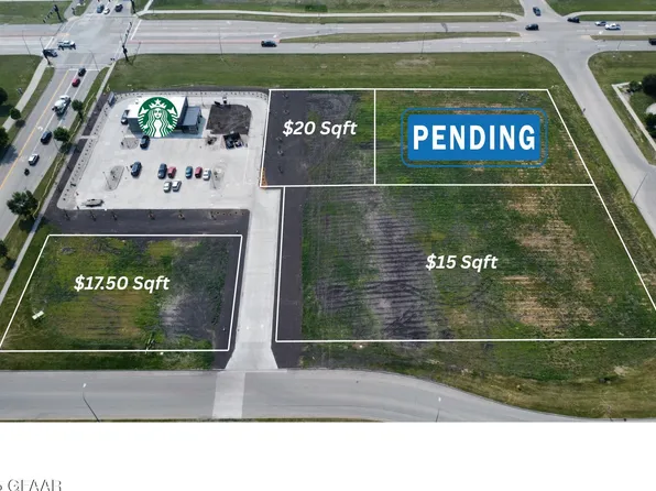 4625 S Washington St, Grand Forks, ND 58201