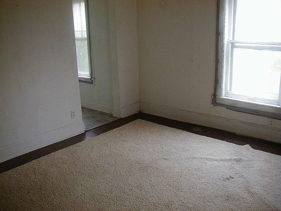 2nd image of 719 S 14th St