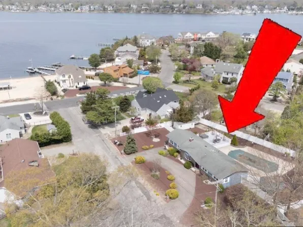 7 Glenwood Drive, Bayville, NJ 08721